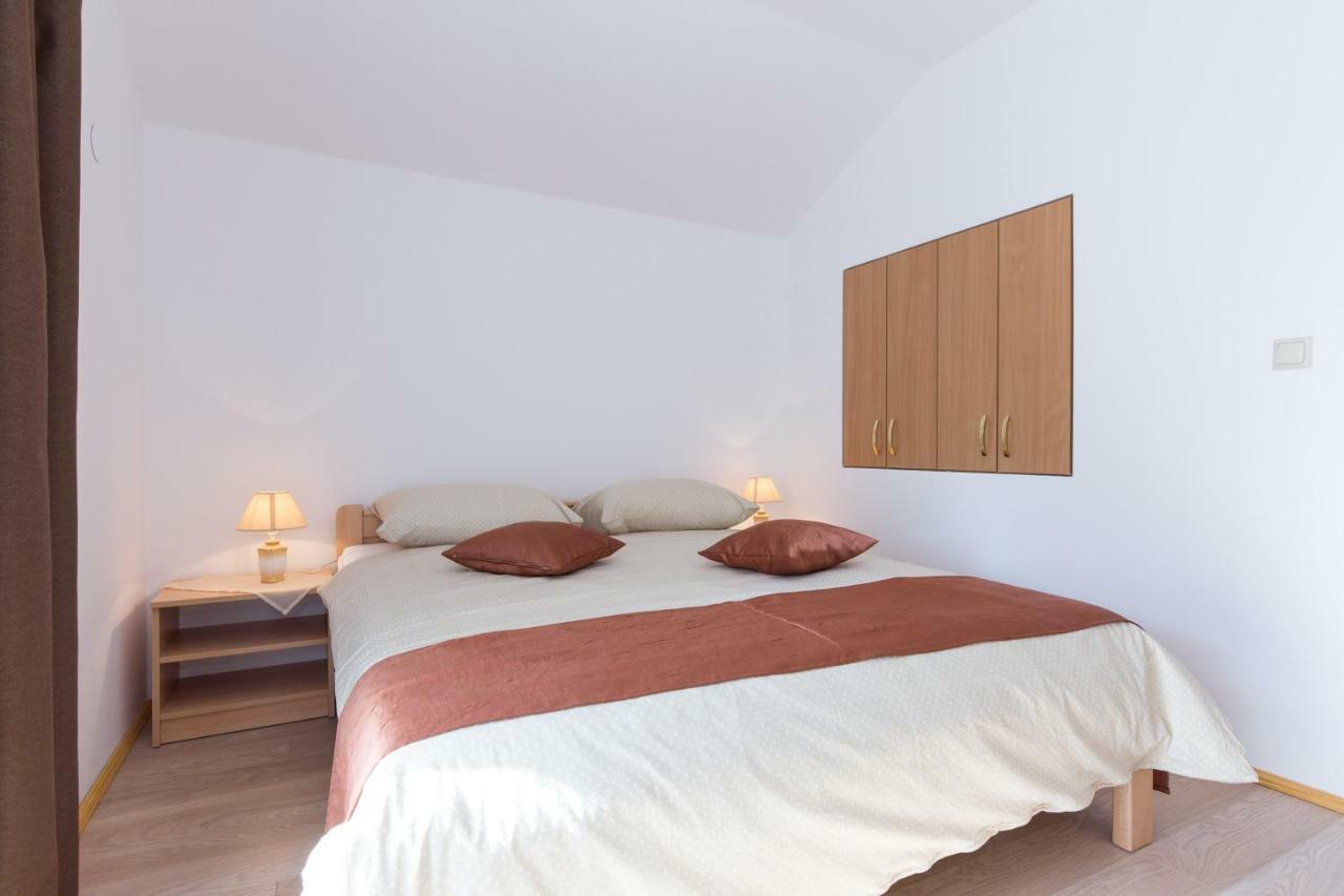 Apartman Ivona Malinska Exterior photo
